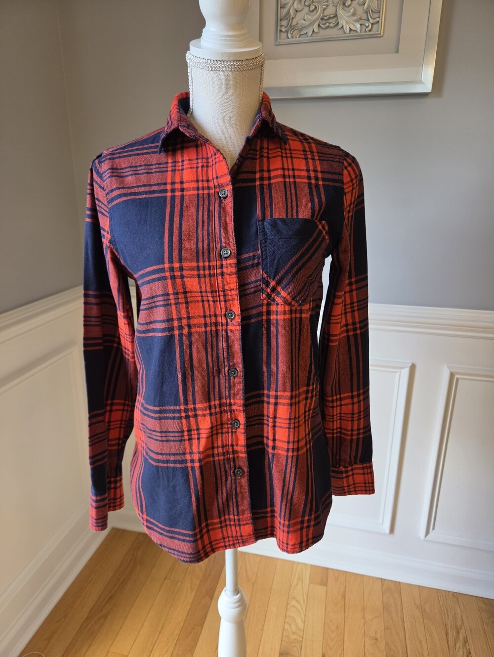 Old Navy Red & Navy Plaid Flannel Classic Shirt Woman Size XS